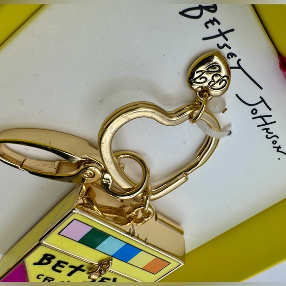 Betsey Johnson Opening Metal Crayon Colors Box Bag Purse Charm Keychain - Picture 3 of 6